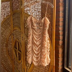 Nectar Clothing Peach Floral Ruched Mini Dress Size S NWT